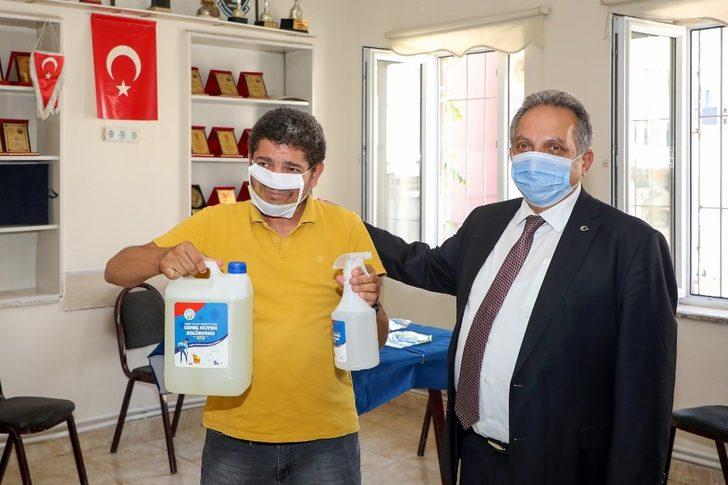 Başkan Yalçın’dan işitme engellilere özel şeffaf maske G4
