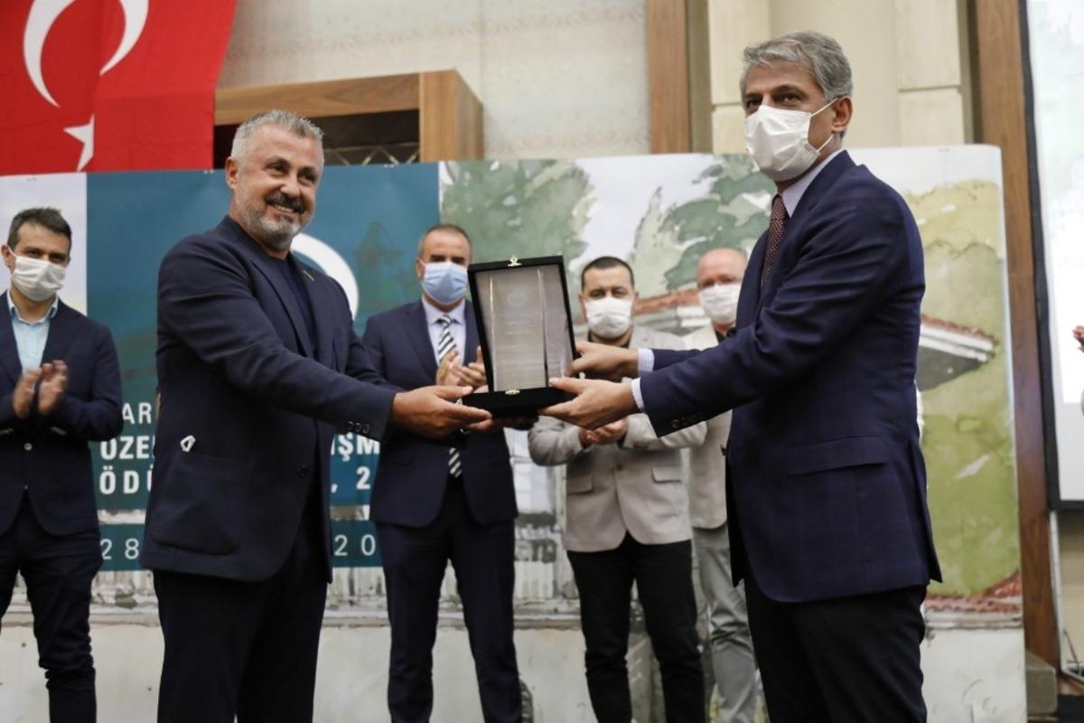 Manavgat Belediye Başkanı S&ouml;zen&rsquo;e &ouml;d&uuml;l