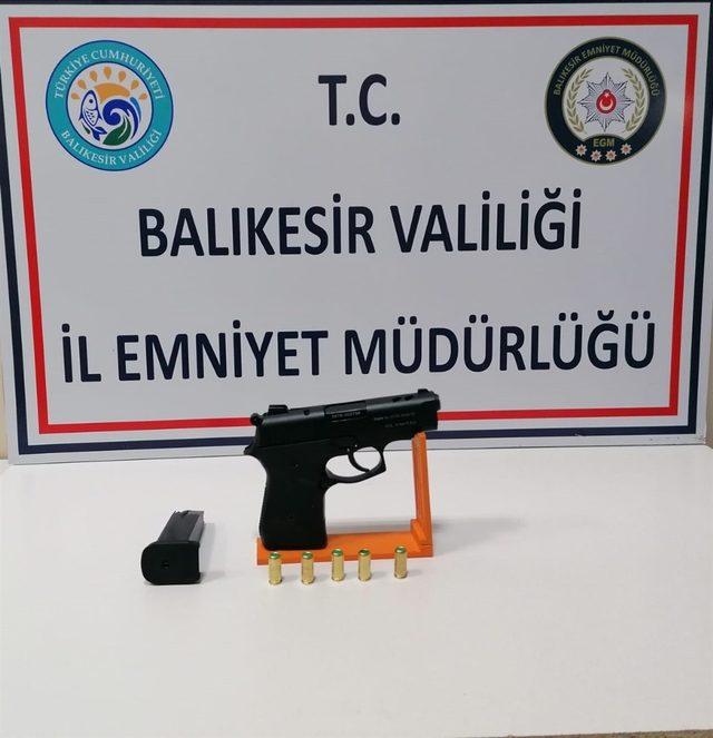 Balıkesir’de 3 silah yakaladı