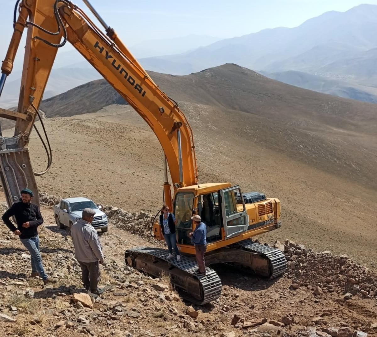 Van B&uuml;y&uuml;kşehir Belediyesi bin 650 kilometre arazi yolu a&ccedil;tı