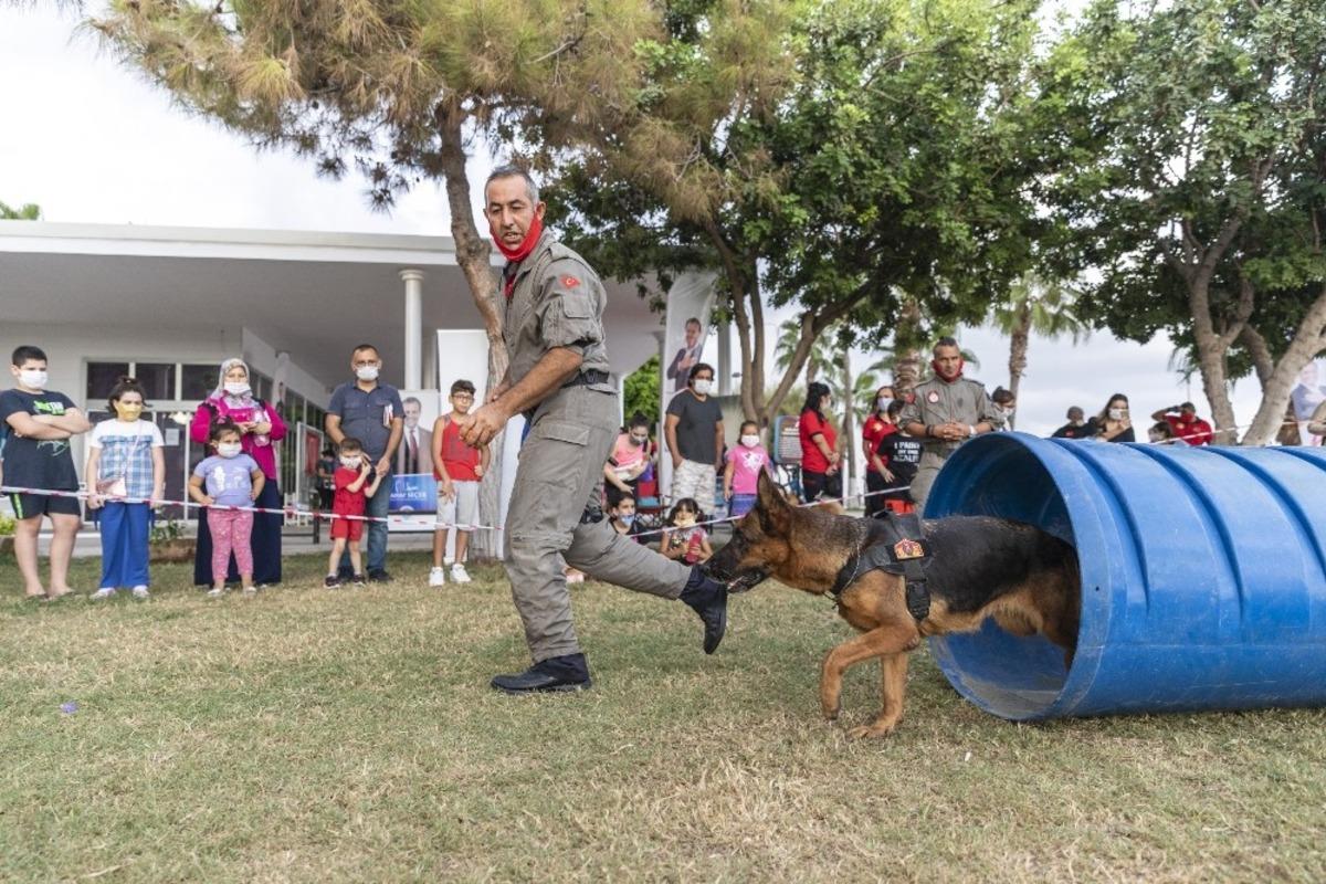 Mersin&rsquo;de İtfaiye Haftası&rsquo;nda &ccedil;ocuklara &ouml;zel arama-kurtarma etkinlik