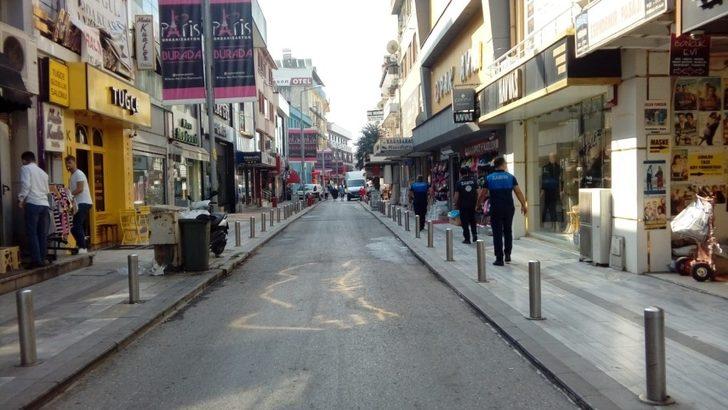 Zabıta ekipleri reklam panolarını kaldırıldı G3