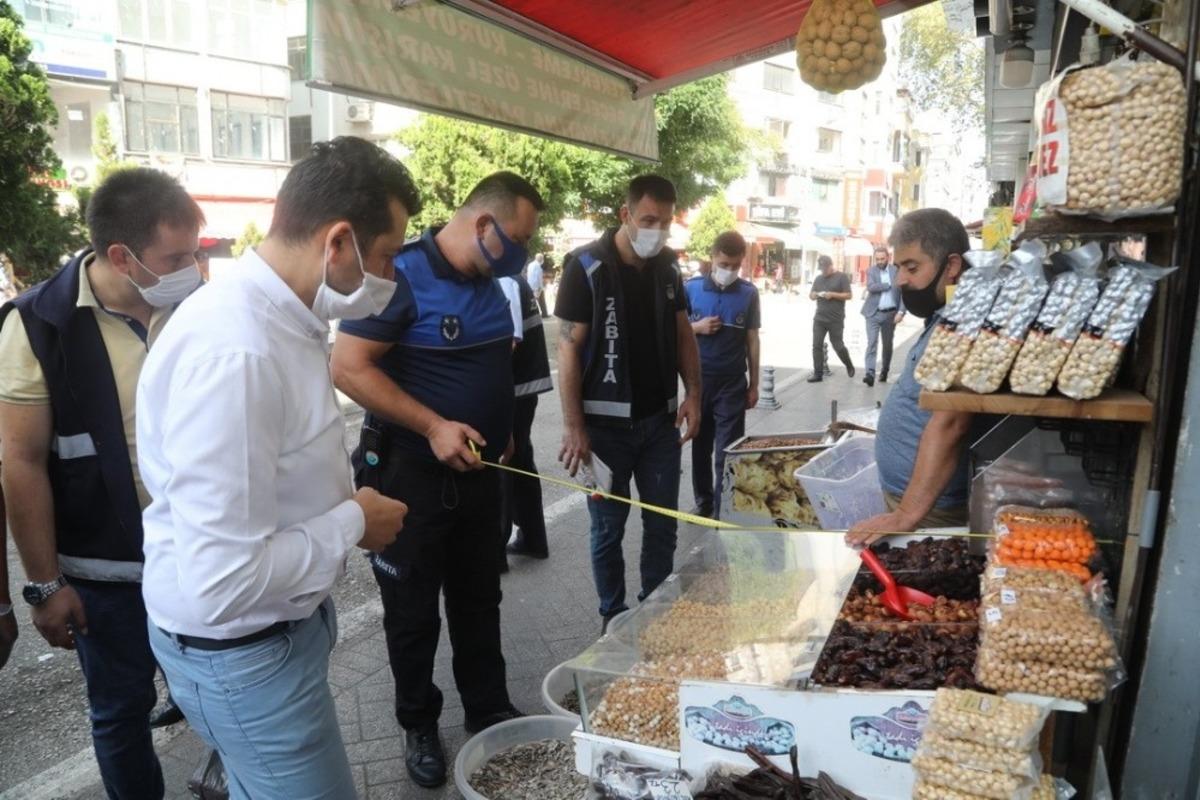 İlkadım&rsquo;da kaldırım işgali ile m&uuml;cadele