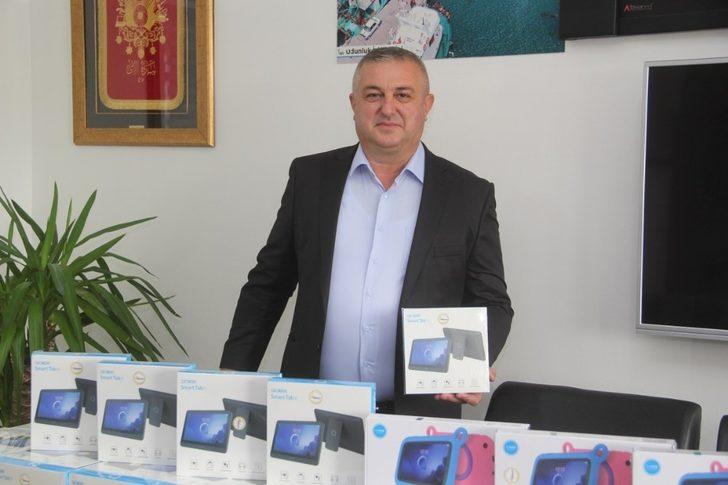 Geyikli’de 200 öğrenciye tablet dağıtıldı G1
