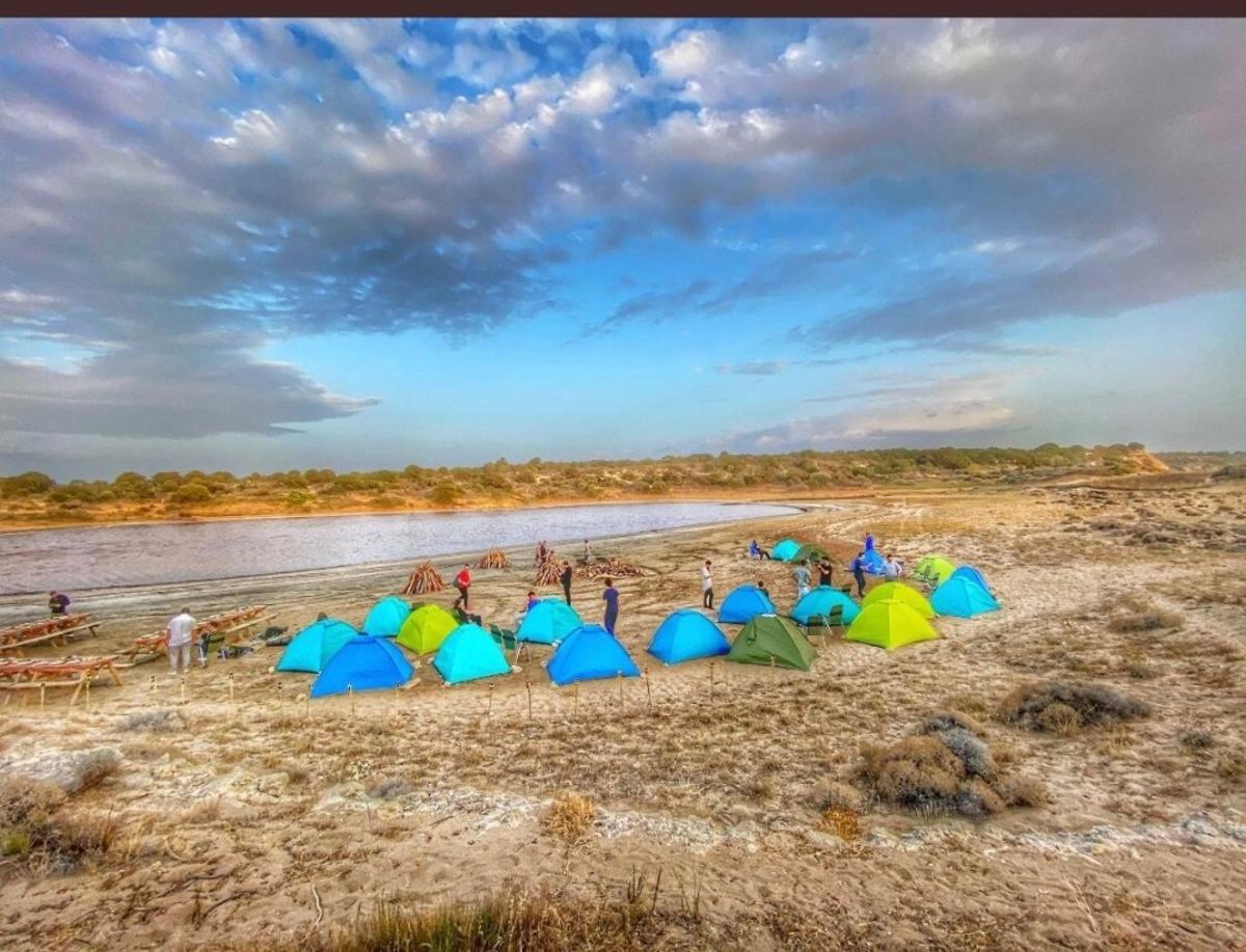 Sosyal medya fenomenleri pembe g&ouml;lde