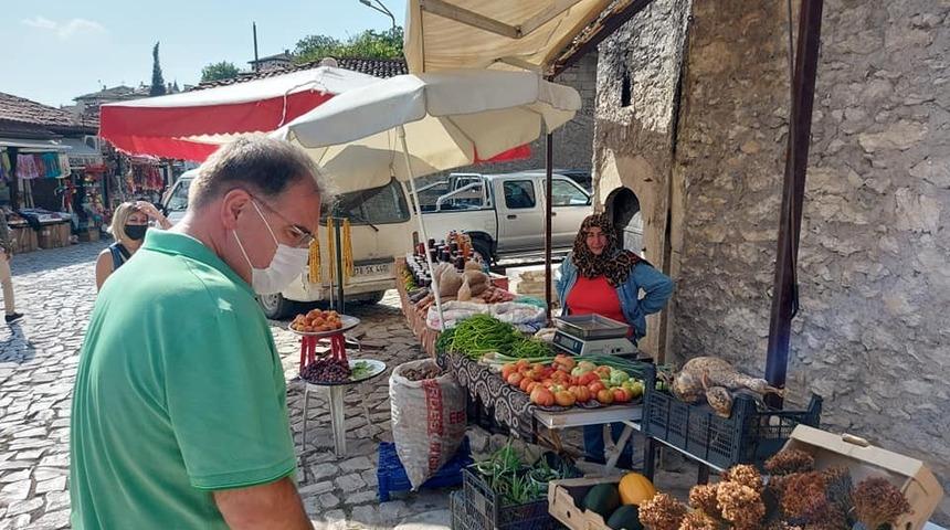 Kaymakam T&uuml;rk&ouml;z Tarihi &Ccedil;arşı&rsquo;da incelemede bulundu