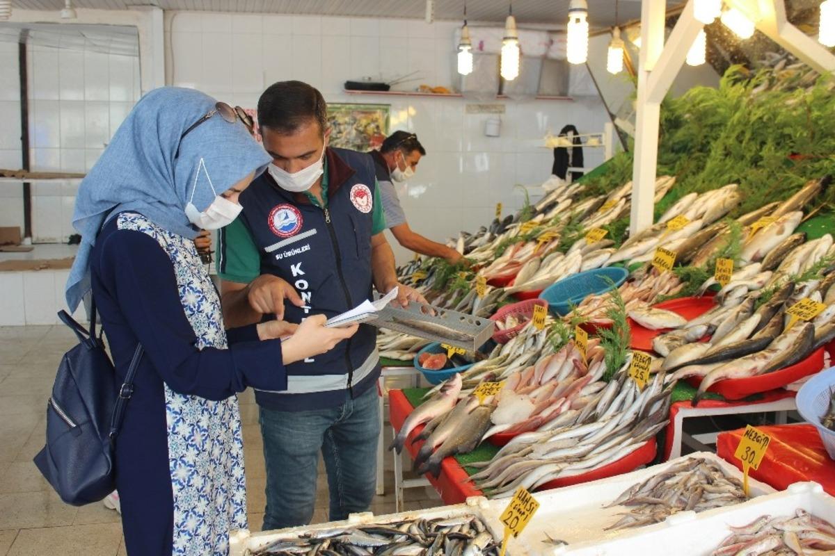 Tezgahlarda sağlıksız balık satışının &ouml;n&uuml;ne ge&ccedil;iliyor