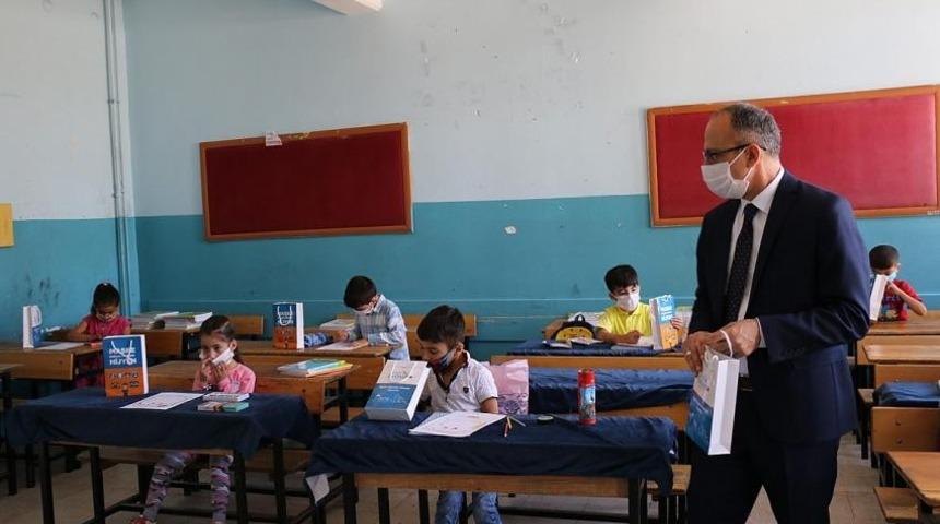 Batman Belediyesinden &ouml;ğrencilere hijyen paketi hediyesi
