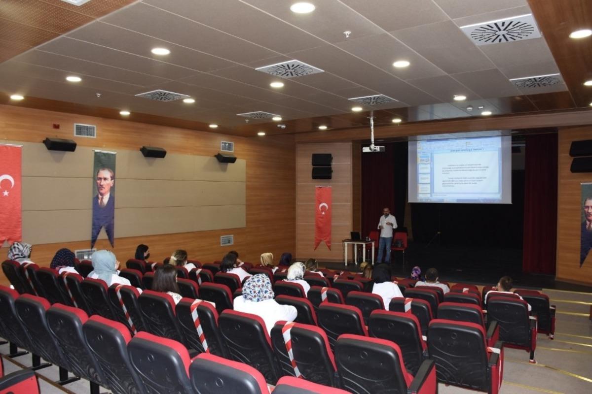 &ldquo;BELMEK&rdquo; eğitimcilerine iletişim eğitimi