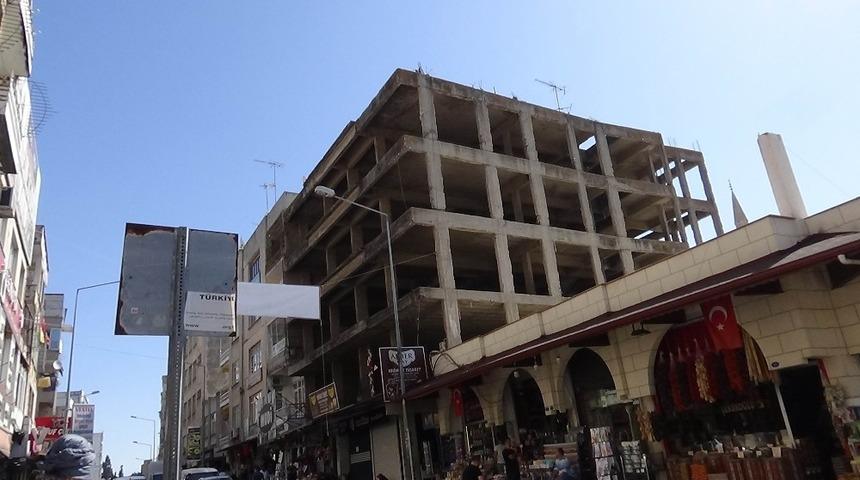 G&ouml;r&uuml;nt&uuml; kirliliğine neden olan bina yıkılacak