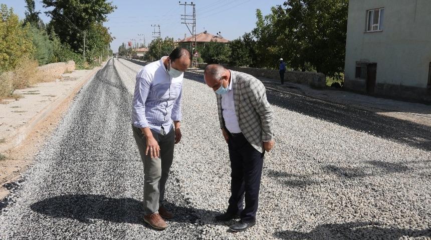 Yahyalı&rsquo;da kırsal mahallelerin yolları yapılıyor