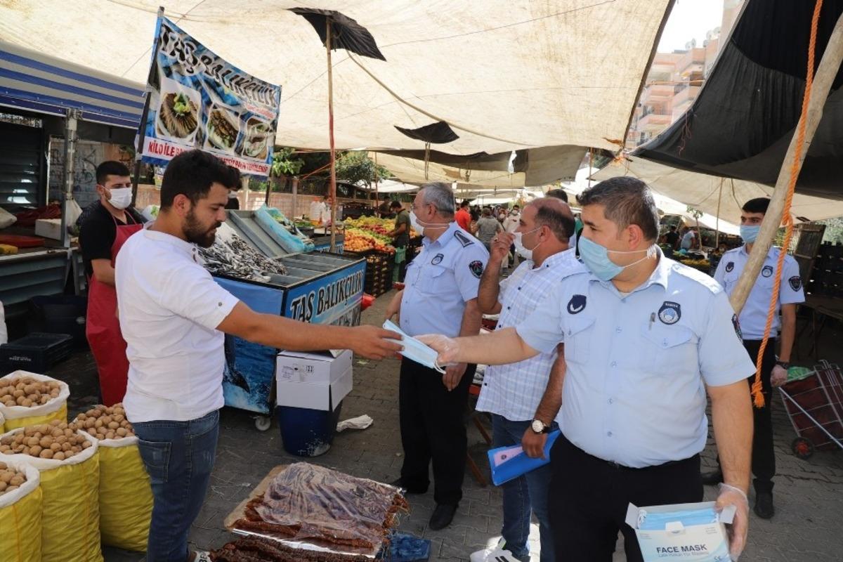 Karak&ouml;pr&uuml;&rsquo;de pazar yerlerinde maske ve mesafe denetimi