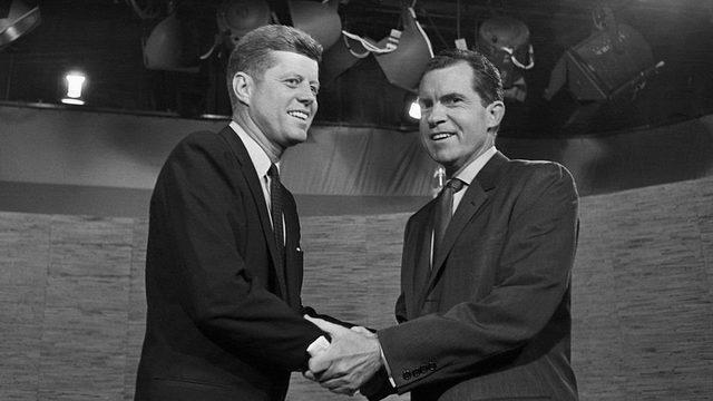 Kennedy (solda) ve Nixon (sağda)