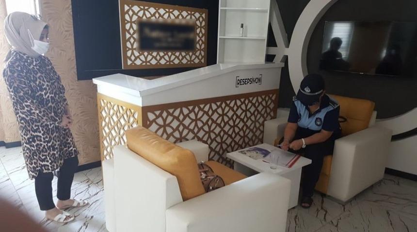 Zabıtalar kurallara uymayan esnafa g&ouml;z a&ccedil;tırmıyor