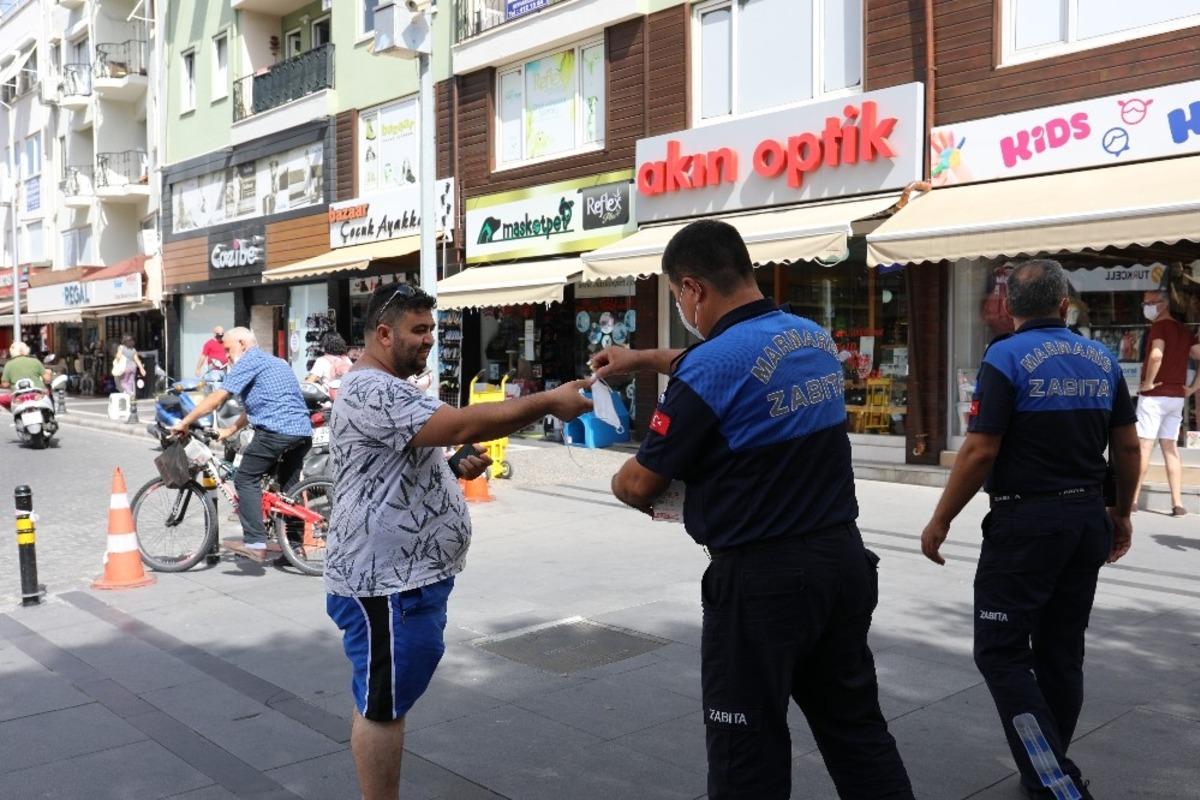 Marmaris&rsquo;te turistlere maske uyarısı