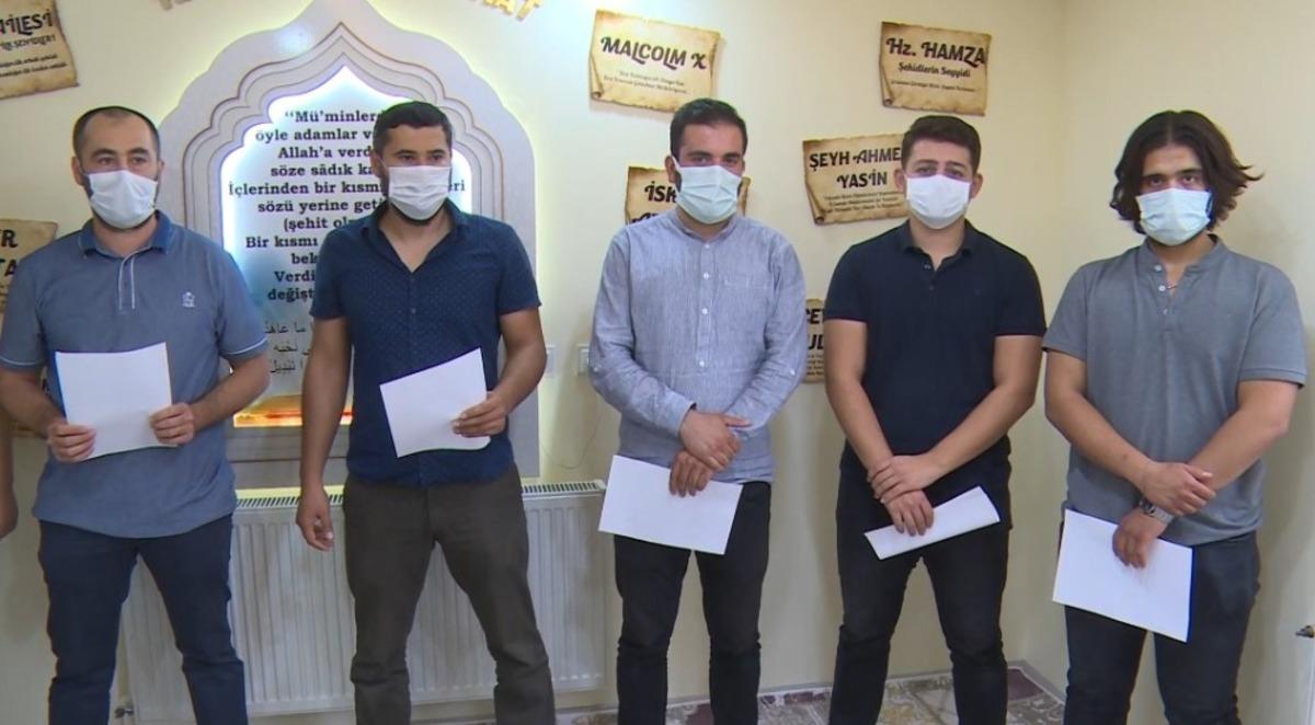 Azerbaycan ordusuna katılmak i&ccedil;in g&ouml;n&uuml;ll&uuml; oldular