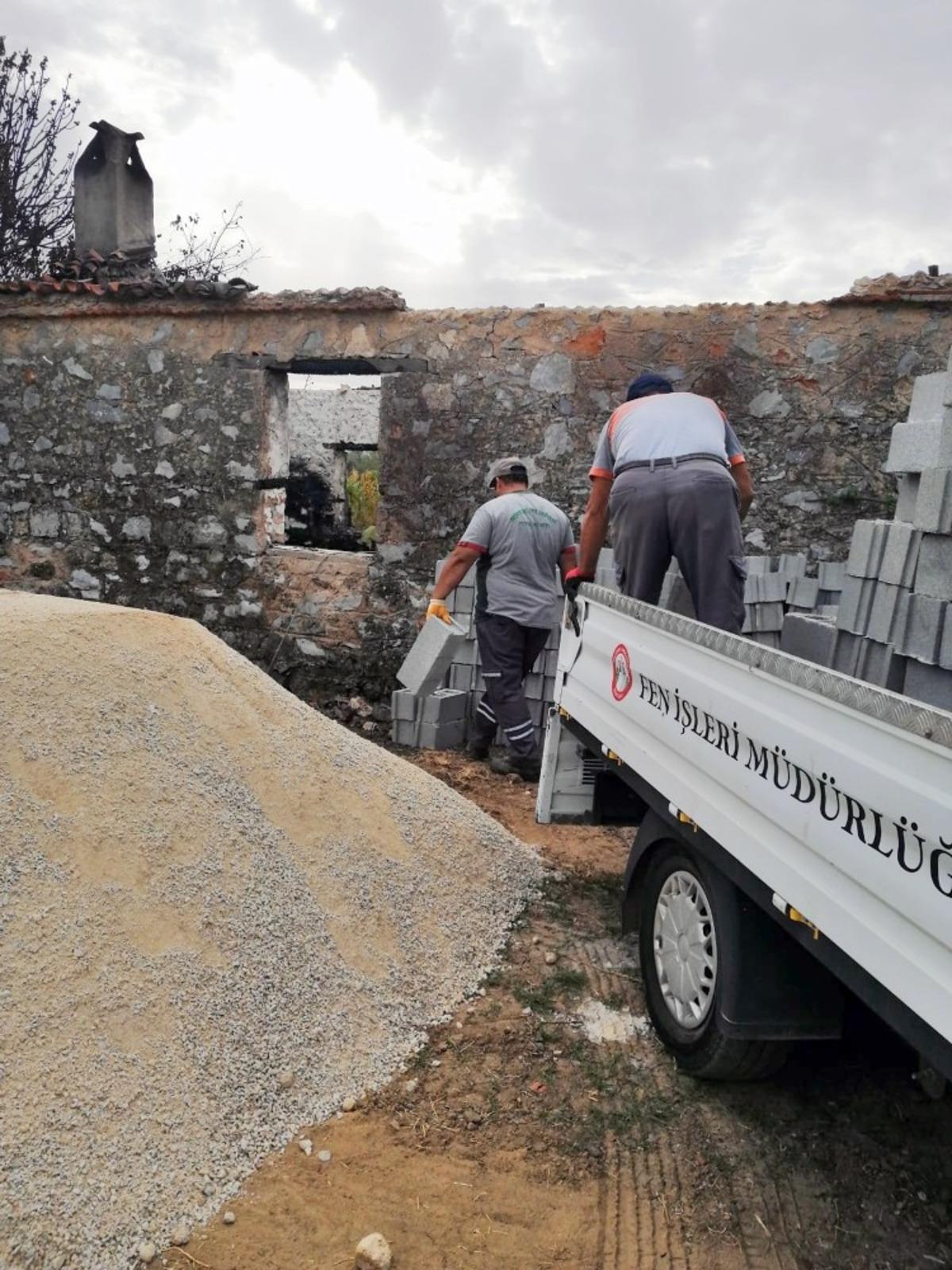 Menteşe Belediyesi &Uuml;nal ailesinin yaralarını sarıyor