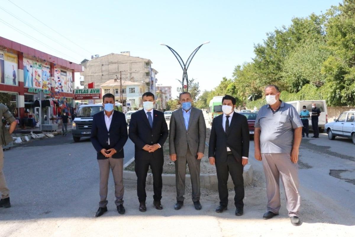 Erciş Belediyesi Kışla Caddesi&rsquo;ni dekoratif direklerle aydınlatacak