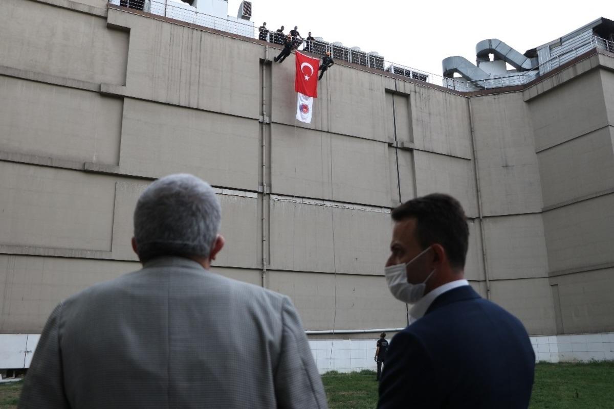 İtfaiye ekiplerinden tatbikat