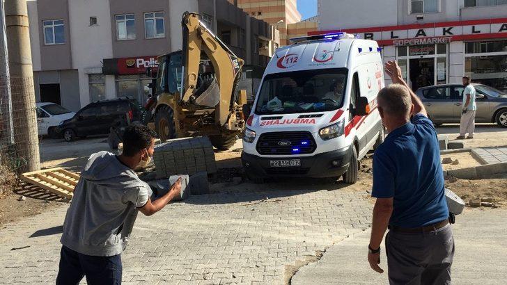 Yaralıyı almak için gelen ambulans, yol çalışmasına takıldı G2