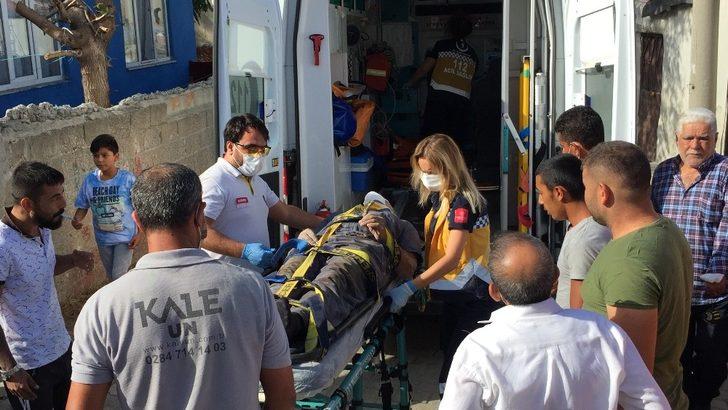 Yaralıyı almak için gelen ambulans, yol çalışmasına takıldı G4