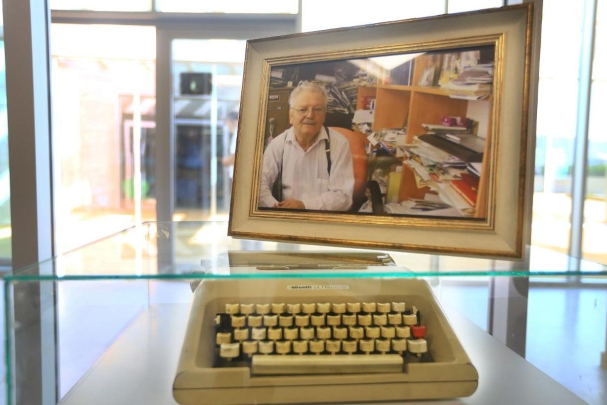 &Uuml;nal T&uuml;rkeş ismi eserleri ile T&uuml;rkan Saylan&rsquo;da yaşayacak