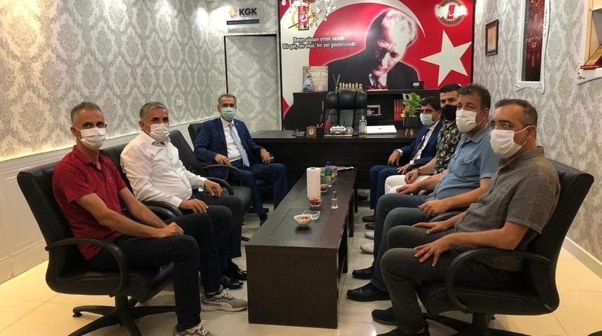 Vali Mahmut Çuhadar gazeteciler ile bir araya geldi