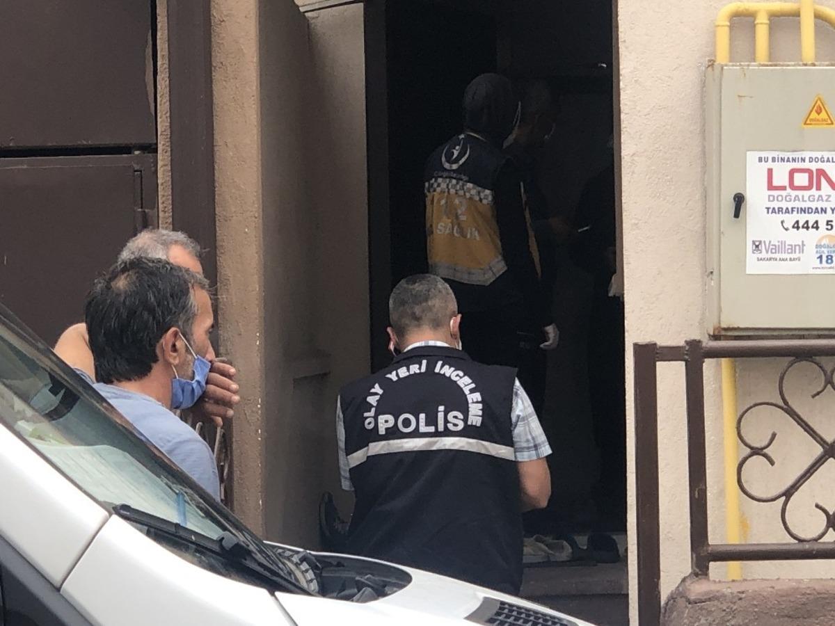 Sakarya&rsquo;da ambulans şof&ouml;r&uuml; yaşamına son verdi