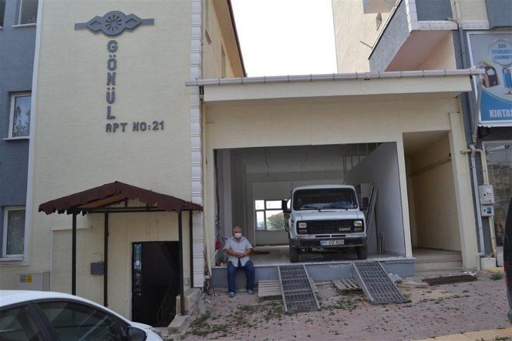 Çekme payına yapılan araba garajına yıkım için geldiler G2