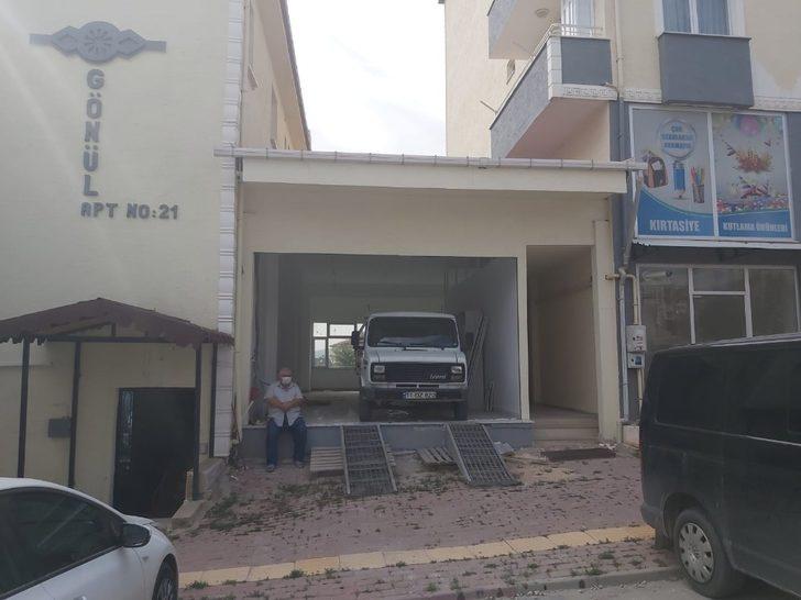 Çekme payına yapılan araba garajına yıkım için geldiler G4