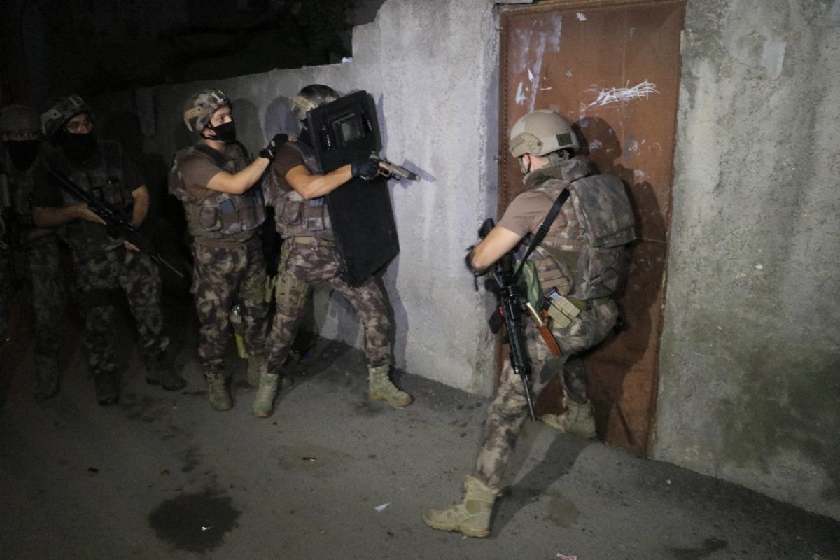 Uyuşturucu satıcılarına şafak vakti helikopter destekli operasyon