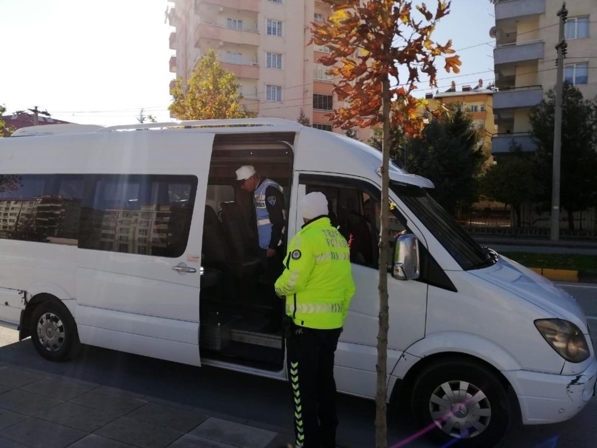 Okul servisleri i&ccedil;in yeni korona tedbirleri belli oldu