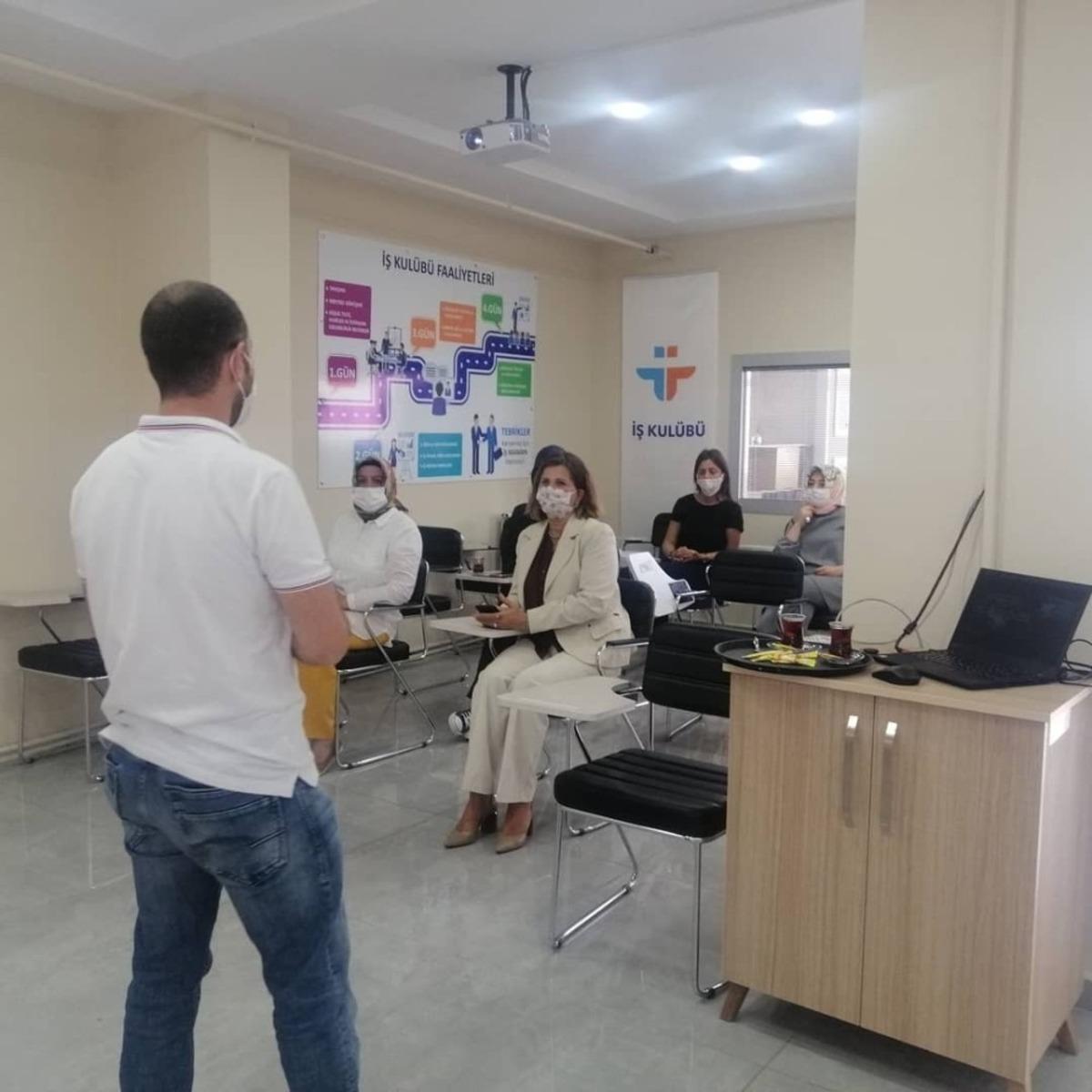 D&uuml;zce İş Kul&uuml;b&uuml;nde eğitimler devam ediyor