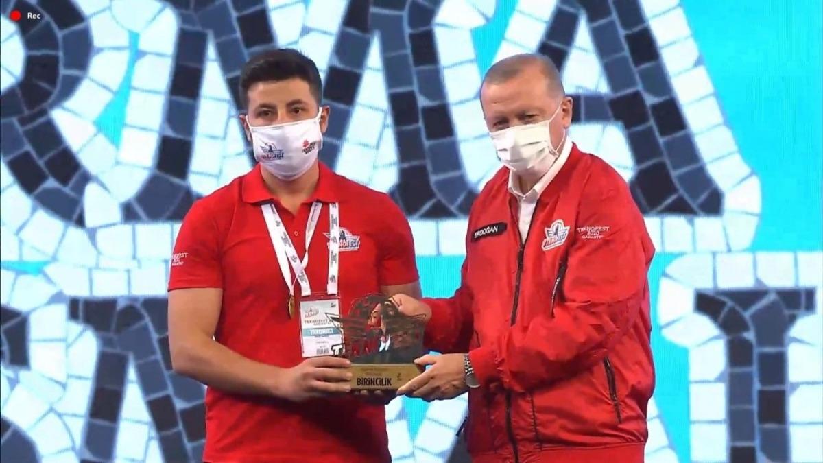 Bilgisayar M&uuml;hendisliği b&ouml;l&uuml;m&uuml; &ouml;ğrencilerinden b&uuml;y&uuml;k başarı