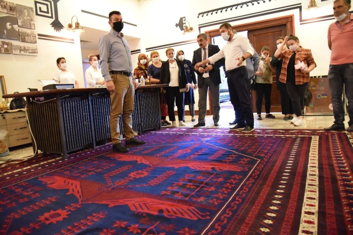 Balyalı kadınlar Sındırgı&rsquo;ya hayran kaldı