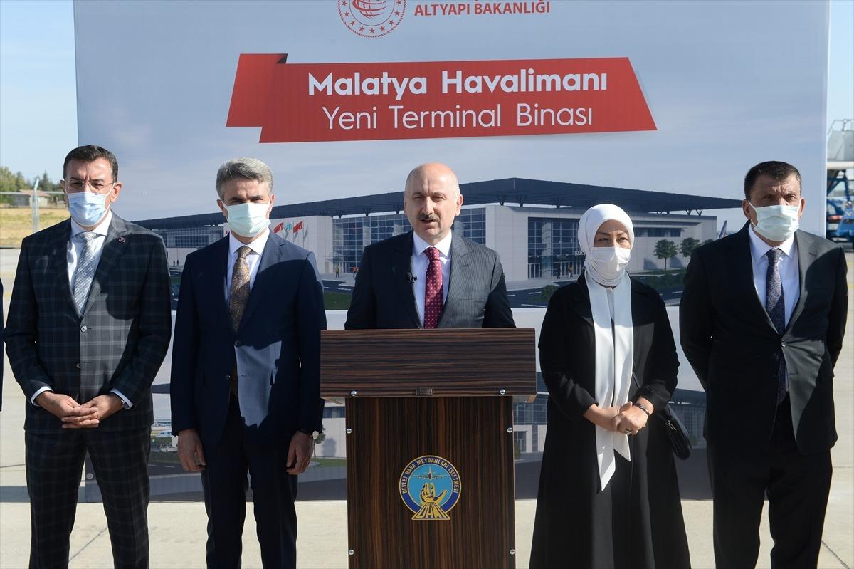 Bakan Karaismailoğlu, hava yolu taşımacılığındaki gelişmeleri anlattı: