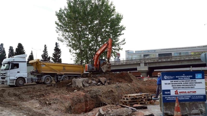 İzmit&rsquo;te i&ccedil;me suyu hatları deplase ediliyor