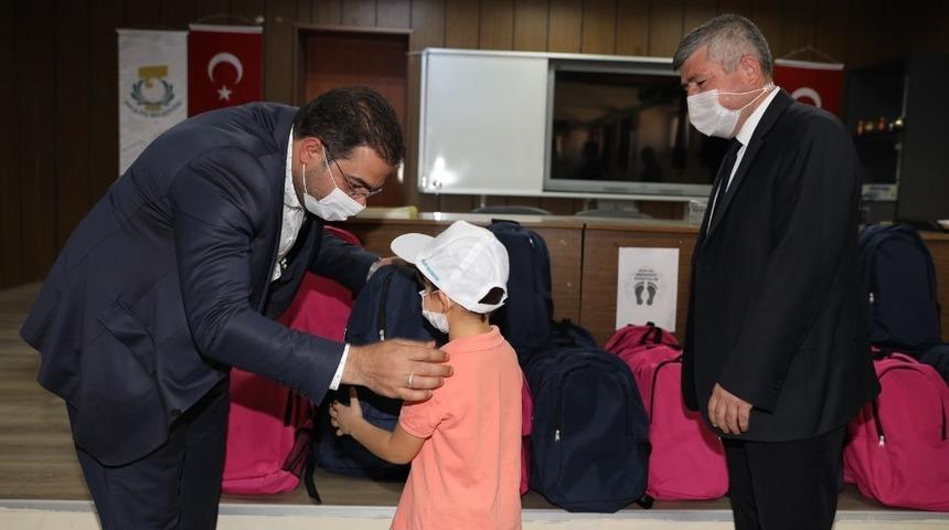 İhtiyaç sahibi öğrencilere kırtasiye desteği