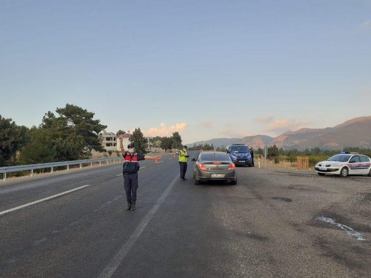 Adana’da 195 araç ve sürücüye 92 bin 841 lira ceza G3