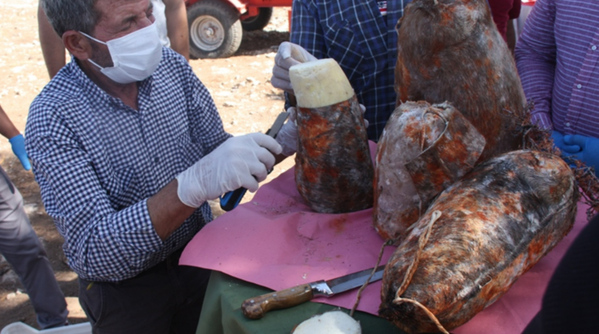 5 ay boyunca mağarada saklanıyor! Lezzetinin sırrı...