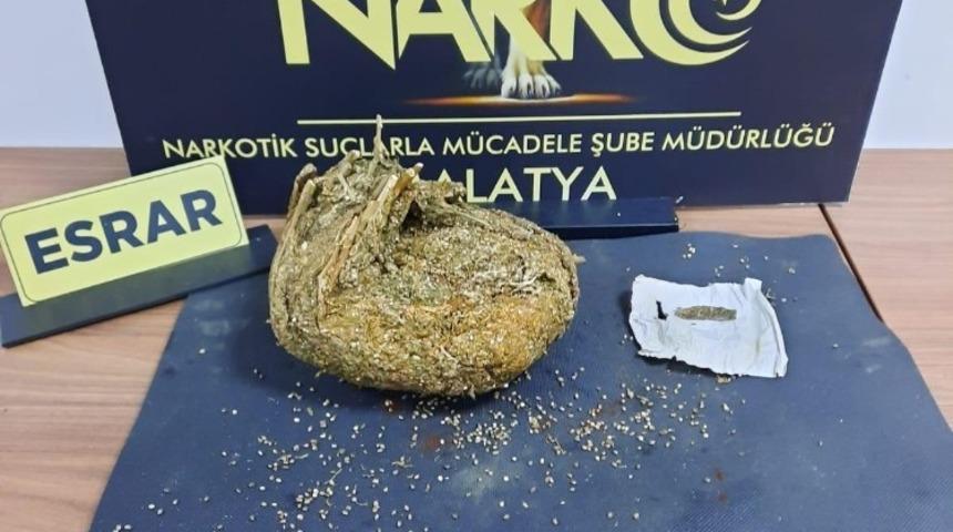 Yolcu otob&uuml;s&uuml;nde esrar bulundu