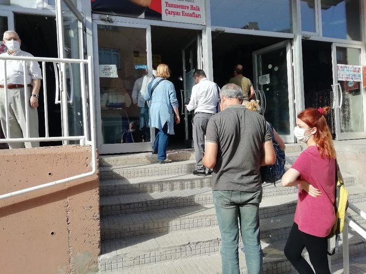 ESKİ’de uzun kuyruklar korona virüse davetiye çıkarıyor G2