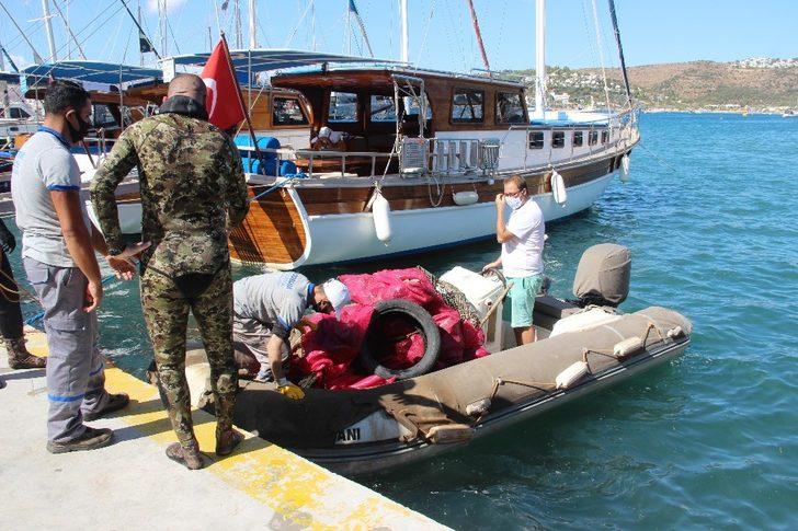 Denizden 2 saatte 300 kilogram çöp çıktı G1