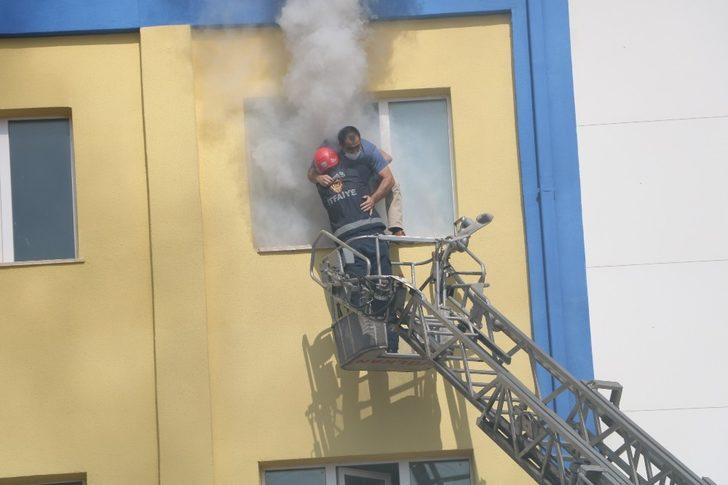 Tatbikatta Azerbaycan Bayrağı açtılar G3