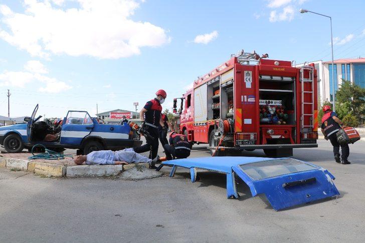 Tatbikatta Azerbaycan Bayrağı açtılar G4