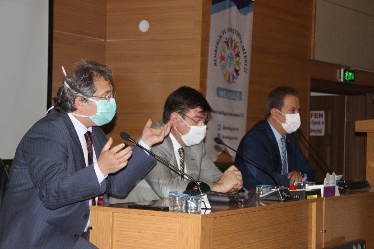 Kayseri&rsquo;de &ouml;zel kurs y&ouml;neticilerine korona vir&uuml;s tedbirleri anlatıldı