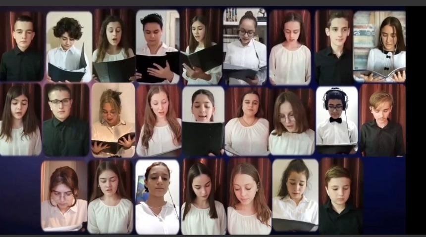 &Ccedil;&Uuml; Ortaokul Korosu&rsquo;nun online konseri ses getirdi