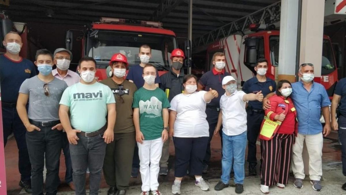 &Ouml;zel gen&ccedil;lerden itfaiyeye anlamlı ziyaret