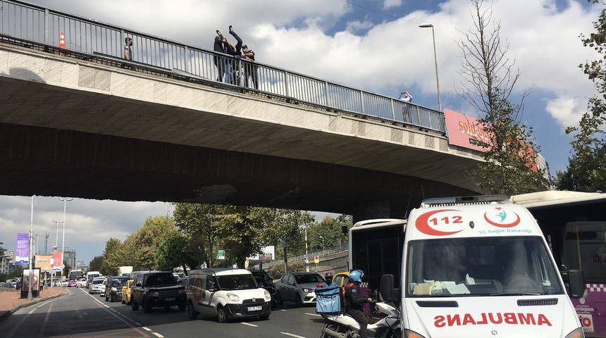Beşiktaş'ta trafiği kilitleyen intihar girişimi