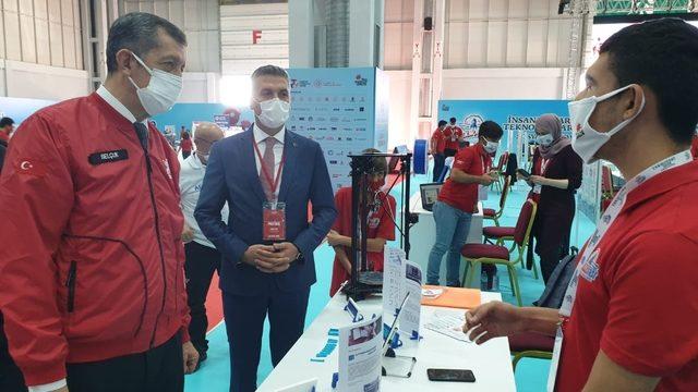 Manisa Ticaret Borsası Anadolu Lisesi öğrencilerinden Bakan Selçuk’a GETAP sunumu